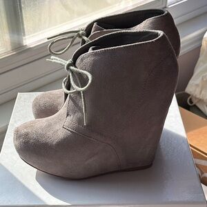 Steve Madden Taupe Wedge Ankle Boots